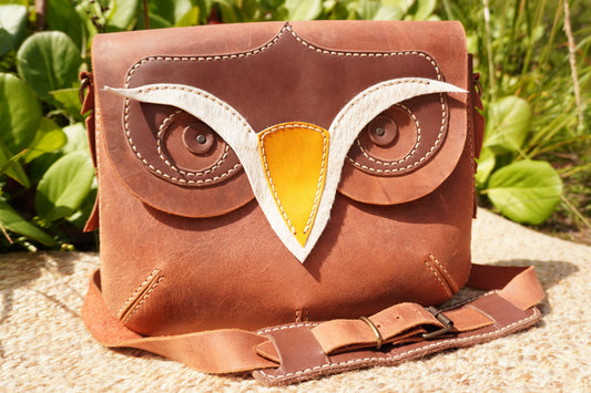 Käsinommeltu nahkainen pöllölaukku - Owl Bag